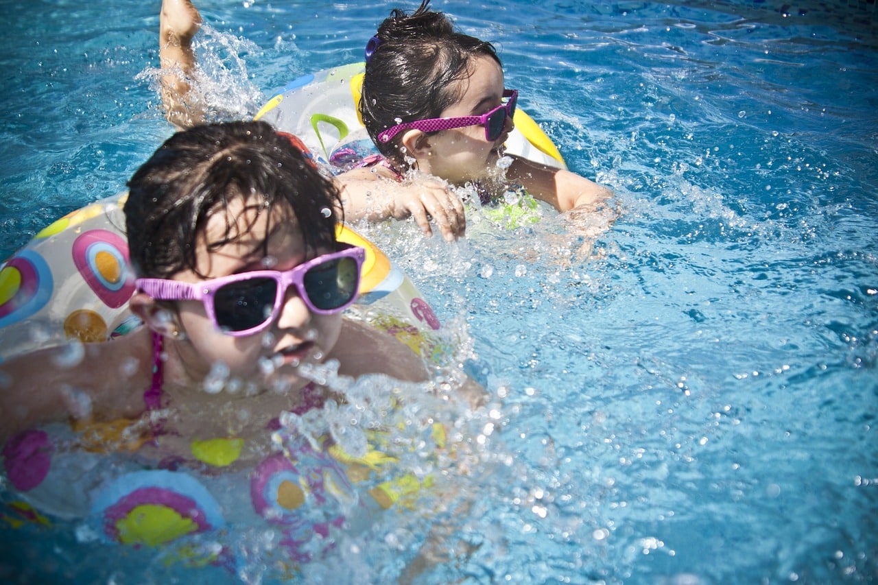 Are floating Swimsuits Good for Children to Learn to Swim