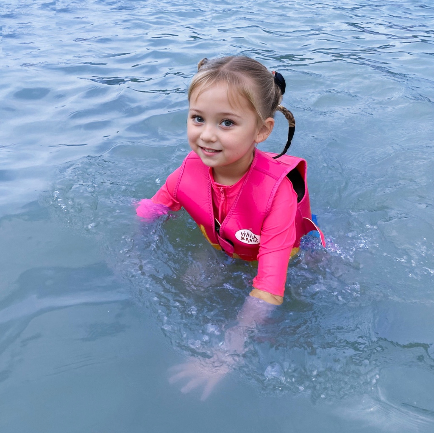 arm-float-red-starfish-action