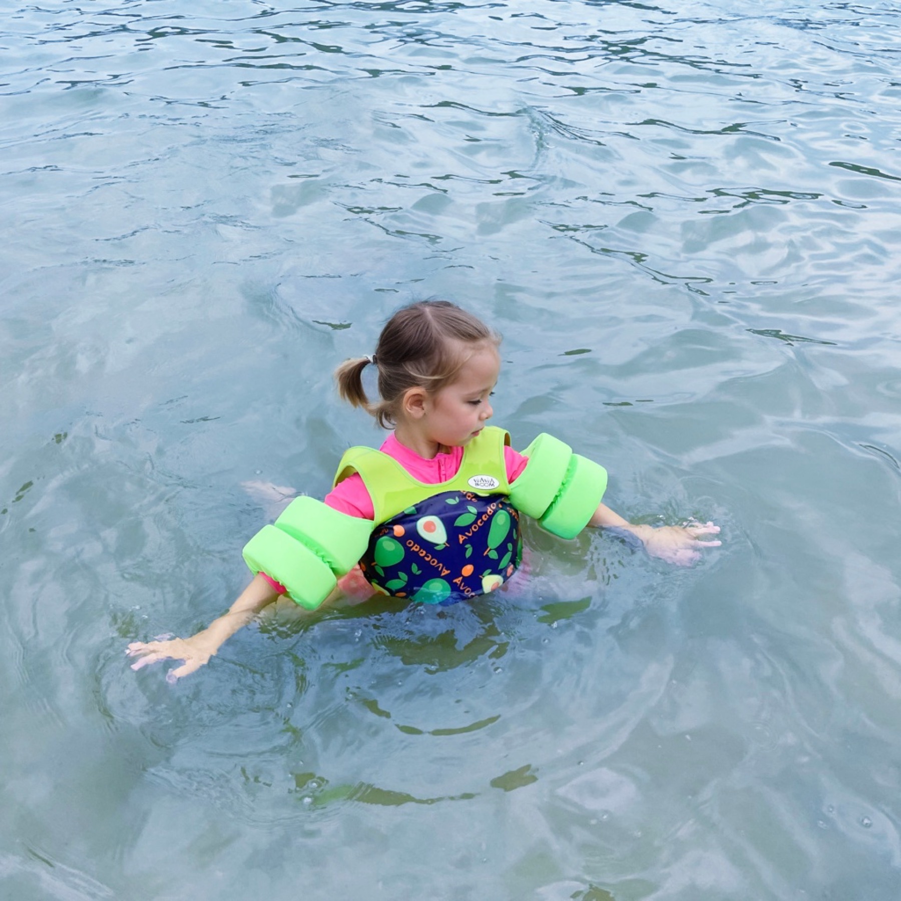 removable-arm-float-green